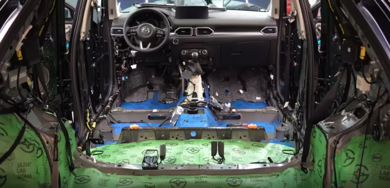 Шумоизоляция пола Mazda CX-5 01